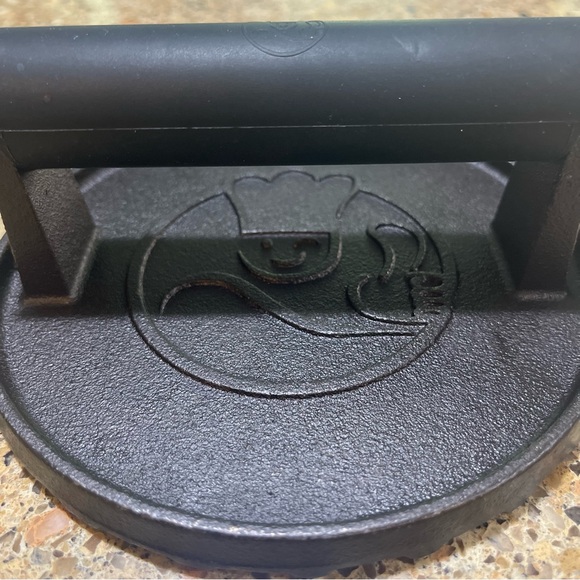 🍔 Cast Iron Burger Press - Picture 6 of 9